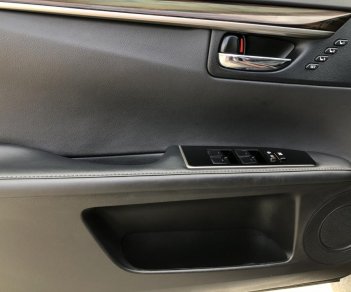 Lexus ES 350 3.5AT 2016 - Lexus ES350 2016 hàng full cao cấp nhất đủ đồ chơi, màu đẹp, số tự động 8 cấp, 8 túi khí an toàn, xe còn rất mới