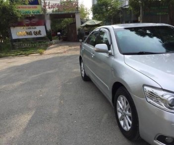 Toyota Camry   2010 - Bán ô tô Toyota Camry năm 2010, màu bạc, xe nhập, giá chỉ 640 triệu