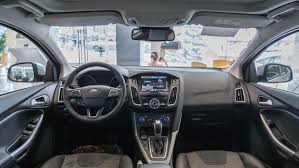 Ford Focus 2018 - Bán xe Ford Focus 2018 chạy doanh số bán giá cực thấp, hỗ trợ trả góp 90%, hỗ trợ thủ tục nhanh chóng