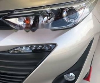 Toyota Vios   2018 - Bán Toyota Vios 2018, màu vàng, giá 606tr