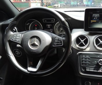 Mercedes-Benz CLA class CLA 200 2015 - Cần bán Mercedes CLA 200 năm SX 2015, màu bạc, nhập khẩu
