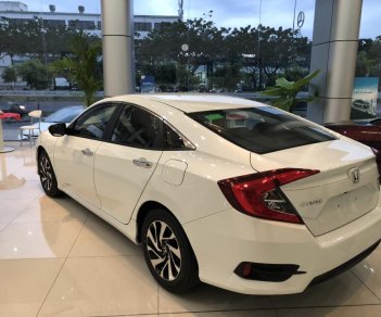 Honda Civic 1.8 E 2018 - Khuyến mãi hấp dẫn từ Honda Civic 2018, gọi ngay Mr Phú PTKD Honda Phước Thành 0938536777