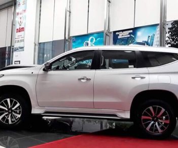 Mitsubishi Pajero Sport Sport 4x4AT 2018 - Cần bán xe Mitsubishi Pajero Sport 4x4 AT năm 2018, màu trắng, có bán trả góp liên hệ 0906.884.030