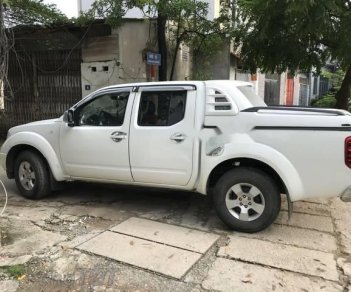 Nissan Navara 2011 - Xe Nissan Navara năm sản xuất 2011, màu trắng số sàn, giá tốt