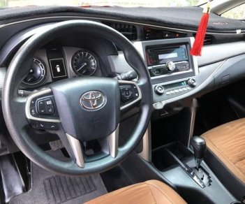 Toyota Innova  2.0G  AT 2017 - Cần bán lại xe Toyota Innova 2.0G  AT năm 2017, màu bạc giá cạnh tranh