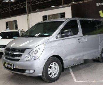 Hyundai Grand Starex   2.5MT  2015 - Bán Hyundai Grand Starex 2.5MT sản xuất năm 2015, màu bạc, 826 triệu