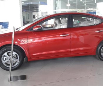 Hyundai Elantra  1.6MT  2018 - Cơ hội vàng được tặng bảo hiểm thân xe 1 năm khi mua Hyundai Elantra 1.6MT đỏ