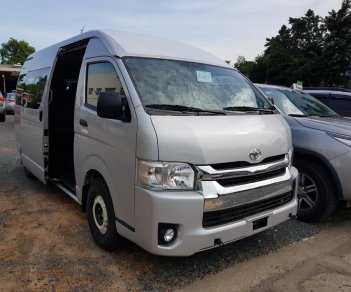 Toyota Hiace   2018 - Bán Toyota Hiace Dầu 15 chỗ, sản xuất 2018, màu bạc, xe nhập