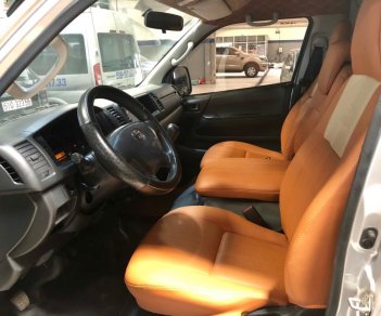 Toyota Hiace 2015 - Cần bán Toyota Hiace 2015 màu bạc, nhập khẩu