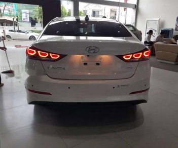 Hyundai Elantra 2018 - Bán ô tô Hyundai Elantra đời 2018, màu trắng