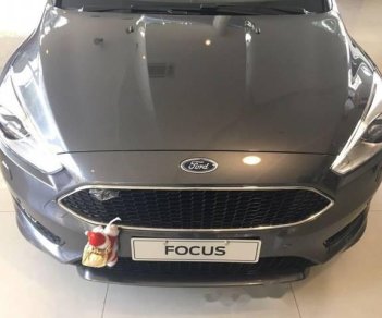 Ford Focus 2018 - Bán Ford Focus năm 2018, màu xám
