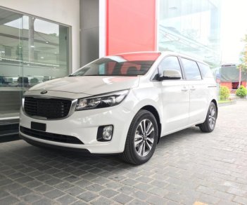 Kia Sedona DAT 2018 - Cần bán xe Kia Sedona DAT đời 2018, màu trắng