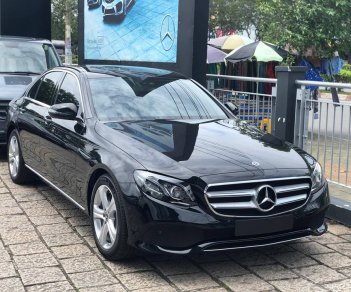 Mercedes-Benz E class E250 2018 - Bán xe Mercedes E250 mới chưa lăn bánh, giá xe cũ, màu đen 2018 chính hãng