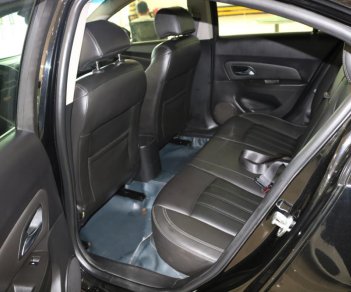 Chevrolet Cruze  1.6MT 2016 - Cần bán Chevrolet Cruze 2016, màu đen, giá tốt