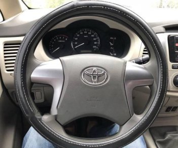 Toyota Innova 2014 - Cần bán xe Toyota Innova đời 2015, màu bạc, 549 triệu