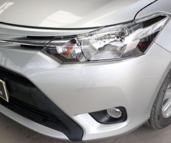 Toyota Vios E 1.5MT 2017 - Bán ô tô Toyota Vios E 1.5MT 2017, màu bạc giá cạnh tranh