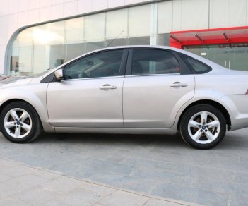 Ford Focus 1.8 MT 2011 - Bán Ford Focus 1.8 MT sản xuất năm 2011, màu kem (be), giá tốt