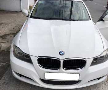 BMW 3 Series 320i 2009 - Đổi xe cần bán BMW 320i đăng ký 12/2009. Màu trắng còn mới tinh