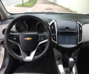 Chevrolet Cruze  LTZ 2015 - Bán Chevrolet Cruze LTZ, số tự động, màu trắng SX cuối 2015, fom mới