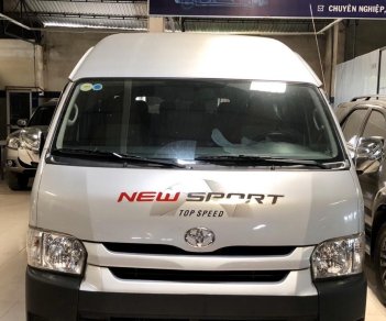 Toyota Hiace 2015 - Cần bán Toyota Hiace 2015 màu bạc, nhập khẩu