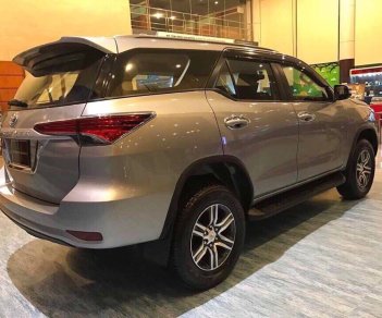 Toyota Fortuner 2.4G (4x2) MT  2018 - Toyota Tân Cảng bán Toyota Fortuner 2018 giao xe ngay, trả trước 260 triệu - hotline: 096.77.000.88