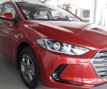 Hyundai Elantra  1.6MT  2018 - Cơ hội vàng được tặng bảo hiểm thân xe 1 năm khi mua Hyundai Elantra 1.6MT đỏ