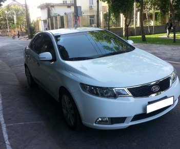 Kia Forte GDI 1.6MT 2012 - Bán Kia Forte 2012 số sàn, màu trắng, xe đi rất đầm và lướt