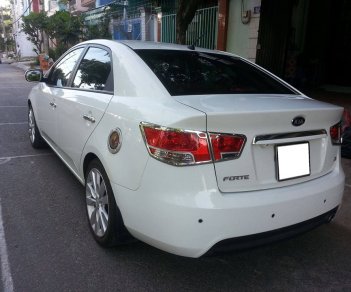 Kia Forte GDI 1.6MT 2012 - Bán Kia Forte 2012 số sàn, màu trắng, xe đi rất đầm và lướt