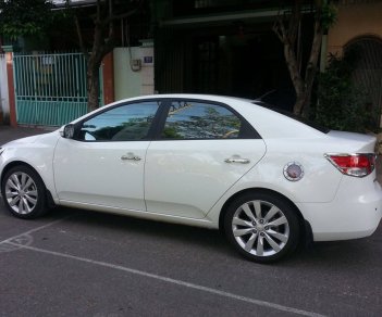 Kia Forte GDI 1.6MT 2012 - Bán Kia Forte 2012 số sàn, màu trắng, xe đi rất đầm và lướt