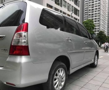 Toyota Innova 2015 - Bán Toyota Innova năm 2015, màu bạc như mới, giá 588tr