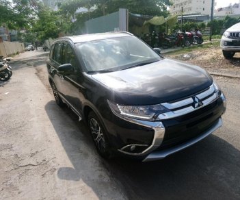 Mitsubishi Outlander 2.0 CVT 2018 - Cần bán Mitsubishi Outlander 2.0 CVT năm 2018, màu đen có bán trả góp liên hệ 0906.884.030