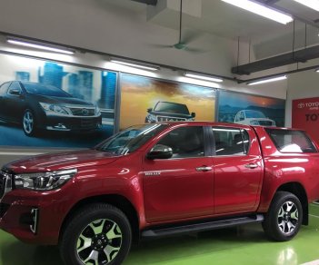 Toyota Hilux 2.8G 2018 - Bán xe Toyota Hilux 2.8L màu đỏ giao ngay