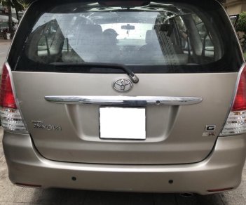 Toyota Innova SR 2011 - Kẹt tiền cần bán Innova 2011 SR, số sàn, màu vàng cát, bản 6 ghế