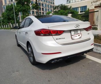 Hyundai Elantra 2017 - Bán ô tô Hyundai Elantra đời 2017, màu trắng, 670tr