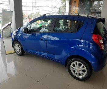 Chevrolet Spark LS 2018 - Cần bán xe Chevrolet Spark LS 2018, 5 chỗ, giảm ngay 60 triệu, trong tháng 7 âm lịch, vay 90%, lãi suất thấp