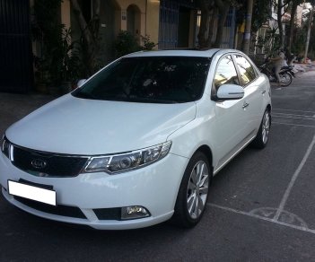 Kia Forte GDI 1.6MT 2012 - Bán Kia Forte 2012 số sàn, màu trắng, xe đi rất đầm và lướt