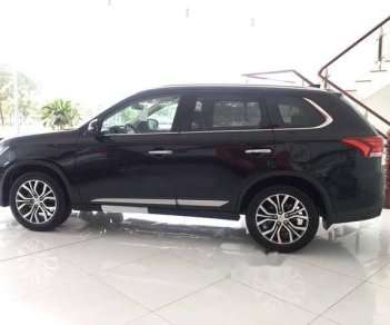 Mitsubishi Outlander    2.0 CVT 2018 - Bán Mitsubishi Outlander 2.0 CVT năm sản xuất 2018, màu đen, đủ màu