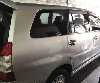 Toyota Innova 2012 - Cần bán gấp Toyota Innova đời 2012, màu bạc, giá 495 triệu