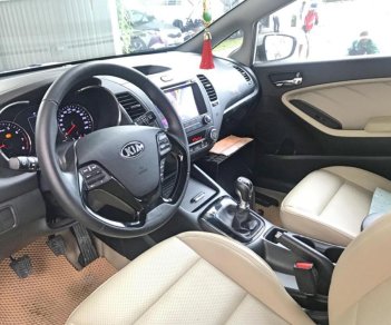 Kia Cerato 1.6MT 2016 - Bán Kia Cerato 1.6 AT 2016 xe chạy lướt