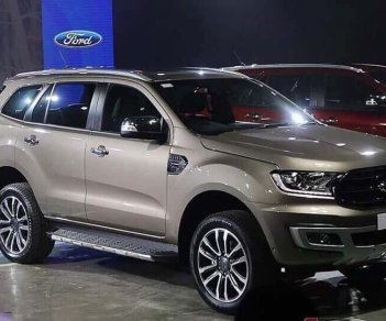 Ford Everest Titanium 2.0L 2018 - Bán Ford Everest Titanium năm 2018, màu bạc, nhập khẩu