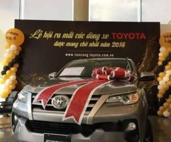 Toyota Fortuner 4x2 MT  2018 - Bán xe Toyota Fortuner đời 2018, màu bạc  