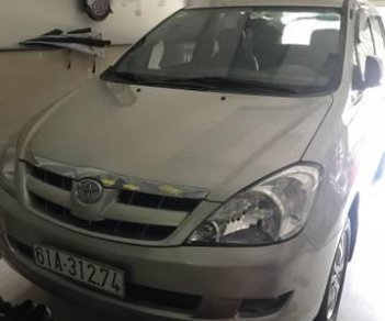 Toyota Innova MT 2006 - Cần bán Toyota Innova 2006, xe gia đình sử dụng