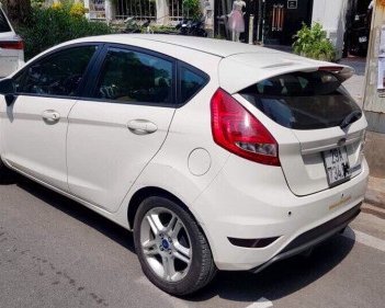 Ford Fiesta  1.6 AT  2013 - Cần bán Ford Fiesta 1.6 AT năm sản xuất 2013, màu trắng 