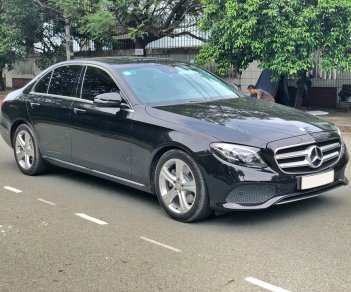 Mercedes-Benz E class E250 2017 - Bán xe Mercedes E250 màu đen 2017 chính hãng. Trả trước 700 triệu nhận xe ngay