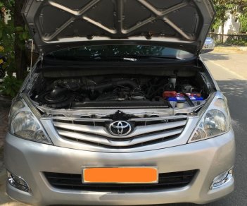 Toyota Innova 2.0 G 2011 - Cần bán Toyota Innova G 2011 số sàn, máy êm, sơn zin, xe gia đình