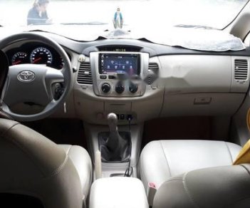 Toyota Innova 2015 - Bán Toyota Innova năm sản xuất 2015, màu bạc chính chủ