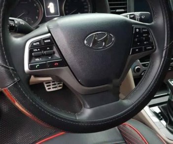 Hyundai Elantra 2018 - Cần bán gấp Hyundai Elantra 2018, màu đỏ