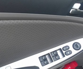 Hyundai Accent 1.4AT 2015 - Bán xe Hyundai Accent 2015 số tự động, màu trắng đẹp lung linh