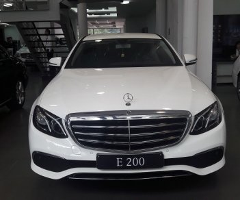 Mercedes-Benz E class E200 2018 - Bán Mercedes E200 2018, xe đủ màu giao ngay, hỗ trợ trả góp 90%. LH 0988.125.138