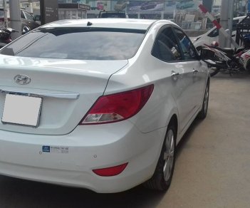 Hyundai Accent 1.4AT 2015 - Bán xe Hyundai Accent 2015 số tự động, màu trắng đẹp lung linh